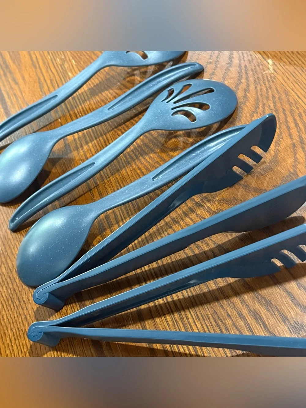 Blue Kitchen Utensil Set - 6 Pieces Kitchen Set Spoons & Tongs (Used Once)